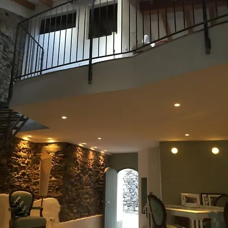 Tatil Evi Samgiuvino