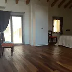Samgiuvino Nyaraló